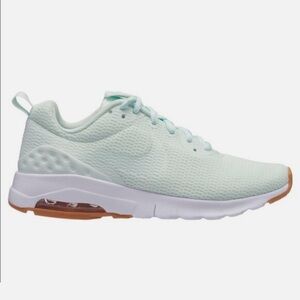 Nike Women's Air Max Motion LW Shoes